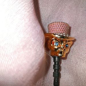 Skull cellphone plug